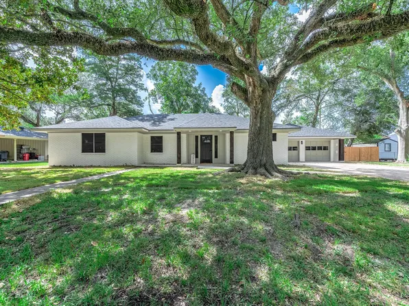 717 Cedar Lawn Dr, Alvin, TX 77511