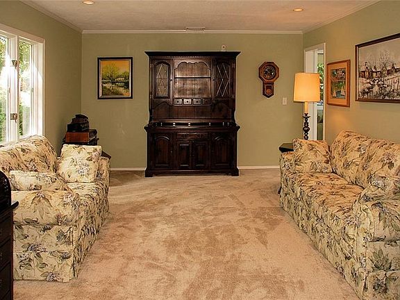 2nd image of 6 Cross Ln