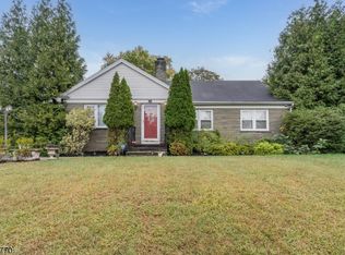 12 S Adamsville Rd, Bridgewater, NJ 08807