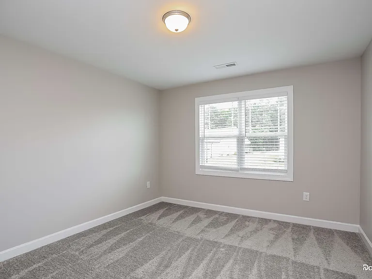 124 Stratocastor Dr — Photo 10