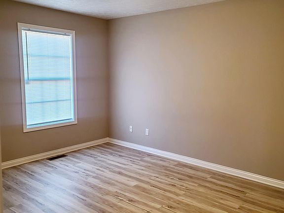 5th image of 378 Kenlee Cir Unit 2