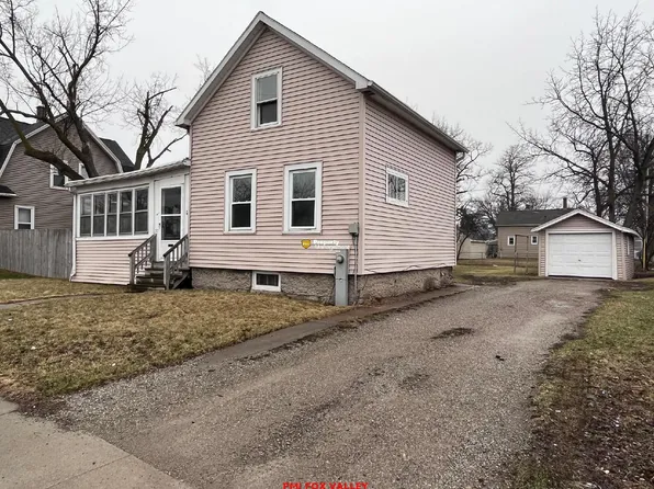 509 3rd St, Menasha, WI 54952