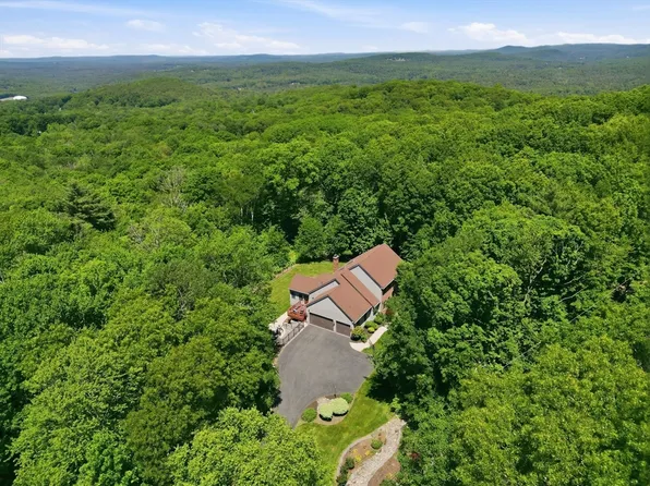 2 Highview Cir, Wilbraham, MA 01095