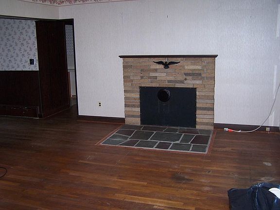 5th image of 48 Belmont St