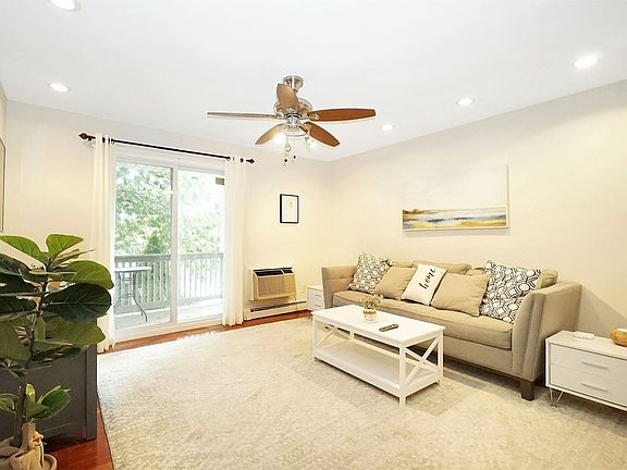 3rd image of 130 Fairharbor Dr #130