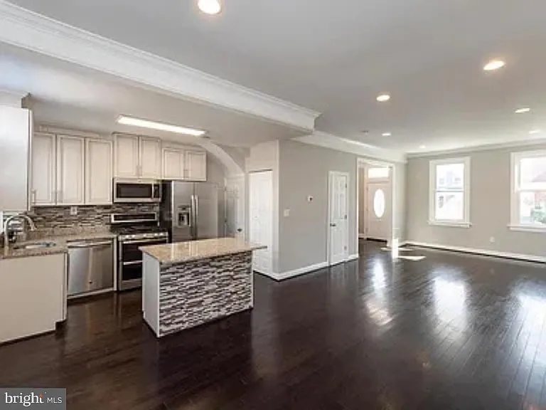 465 Luray Pl NW — Photo 21