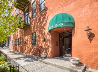 1350 W Grand Ave APT 4B, Chicago, IL 60642