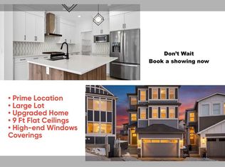 392 SW Carringvue Pl NW, Calgary, AB T3P2A4