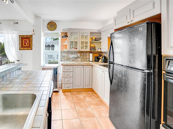 2nd image of 1455 West Ave APT 202