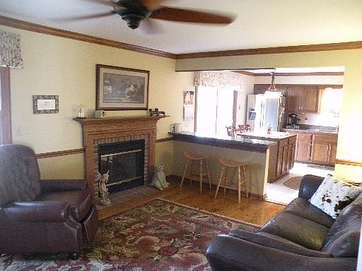 5th image of 1035 Knoll Dr