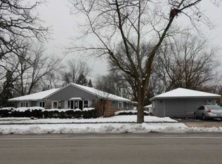 121 Blackhawk Dr, Park Forest, IL