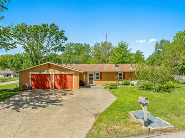 2804 E 174th St, Belton, MO 64012