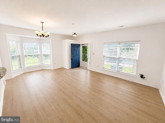 4th image of 308 Assembly Point Ct