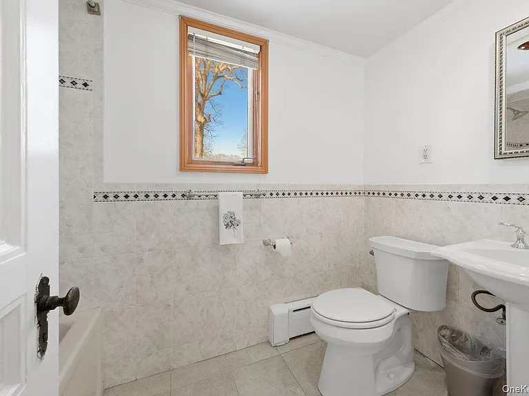 54 Vernon Pkwy — Photo 14