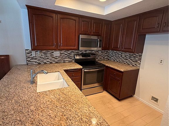 3rd image of 933 Creekside Dr #126