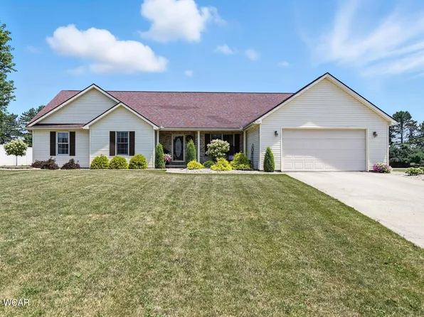 592 Gardenview Cir, Lima, OH 45801