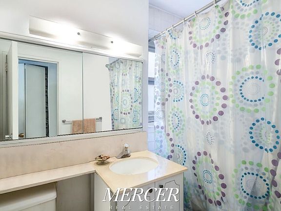 5th image of 159 W 53rd St APT 20A