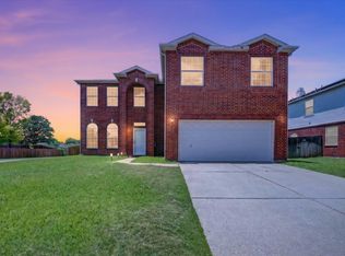 8208 Hidden Path Ln, Denton, TX 76210
