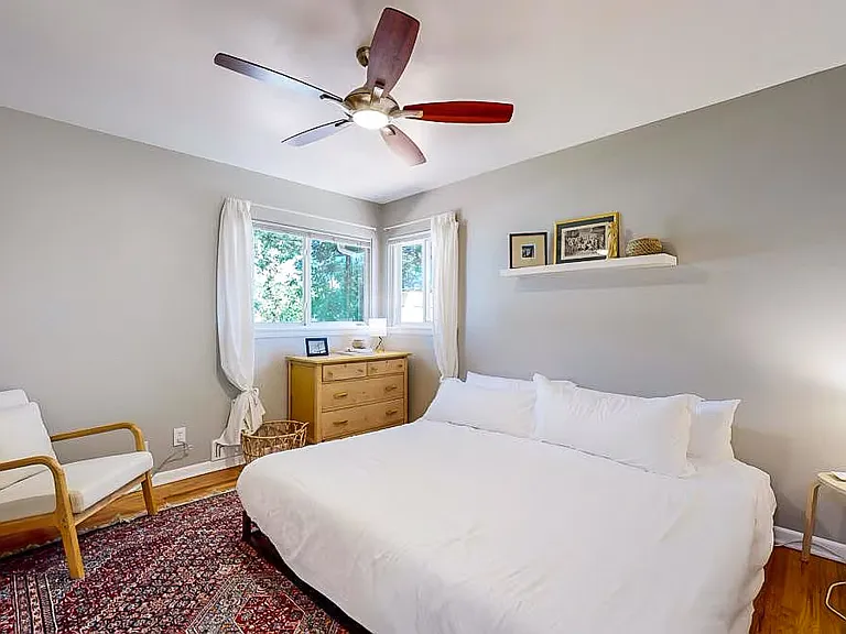 King size bed - main room