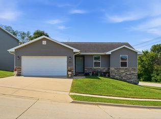 800 Marisa Rdg, Dubuque, IA 52001