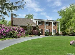 898 Thompson Dr, Bay Shore, NY
