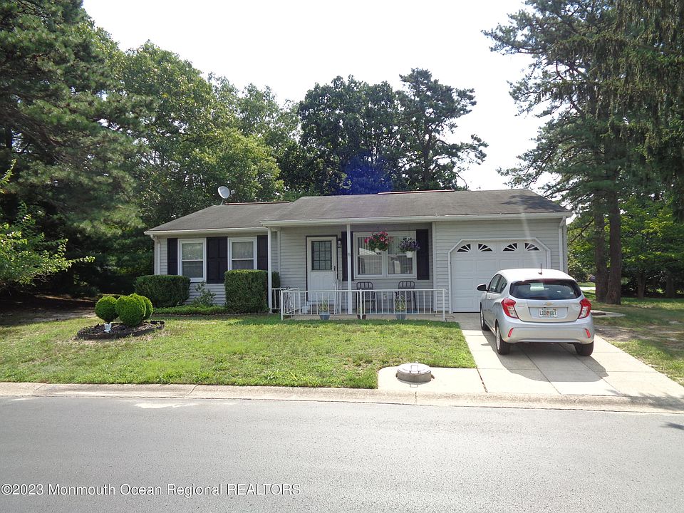 1st image of 22 Eaton Lane