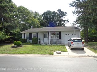 22 Eaton Ln, Manchester Township, NJ