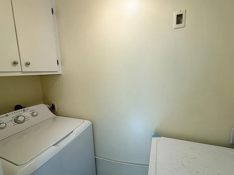 345 Granada Dr — Photo 32