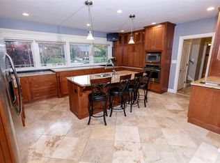 2104 Glencove Way, Indian Hills, KY 40207