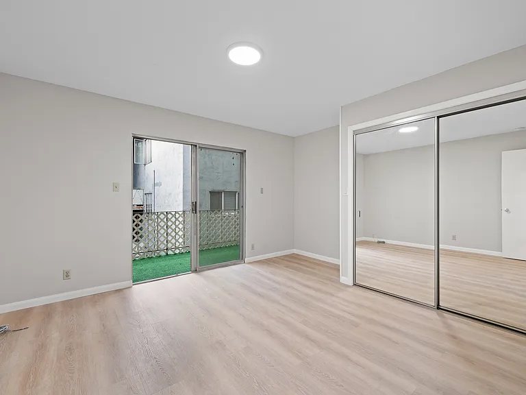 220 Athol Avenue — Photo 6