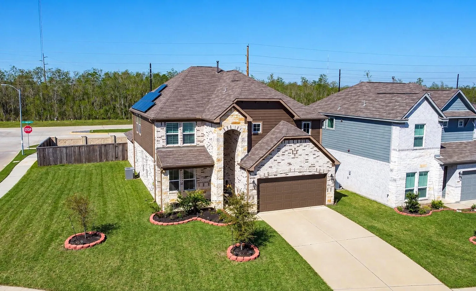 5 bed, 3.5 bath, 2856 sqft, $3,000 — Photo 1
