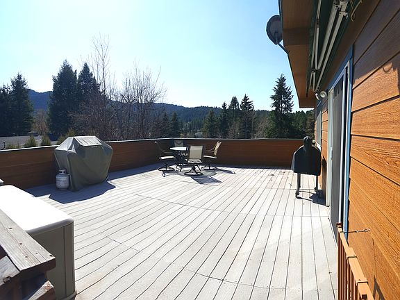1100sf Composite Deck