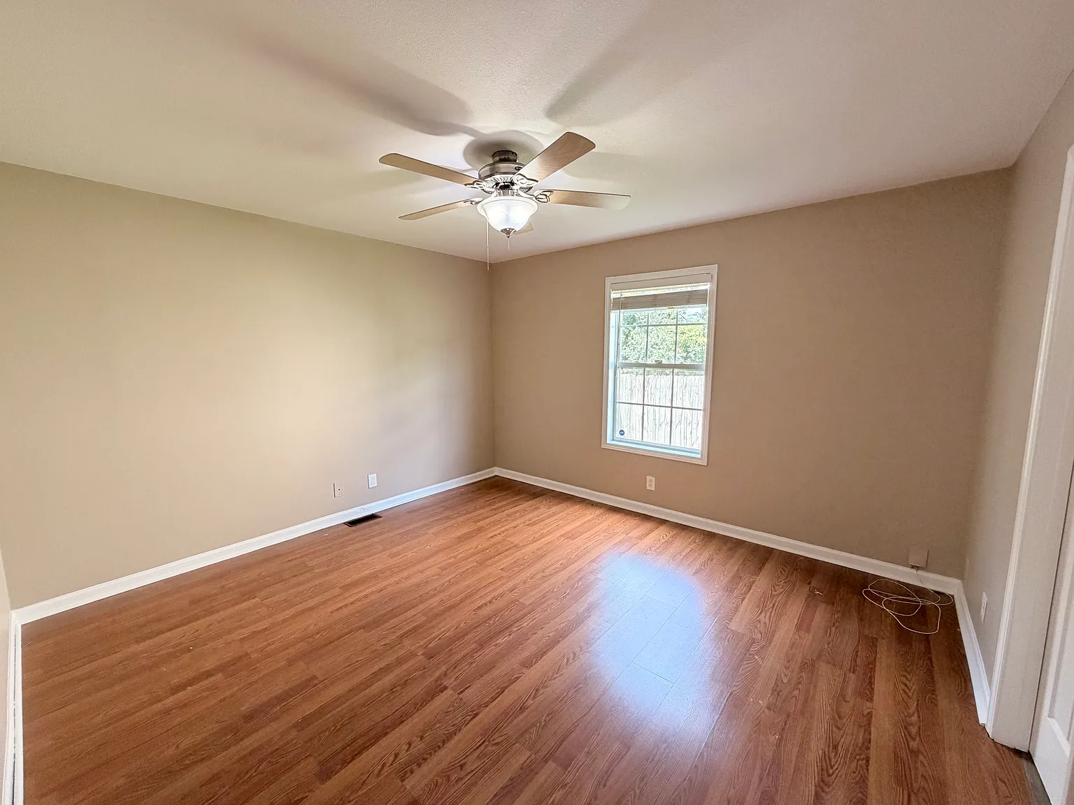 203 Alysheba Ct — Photo 4