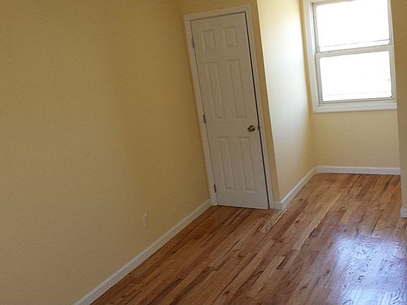 5th image of 11950 227th St