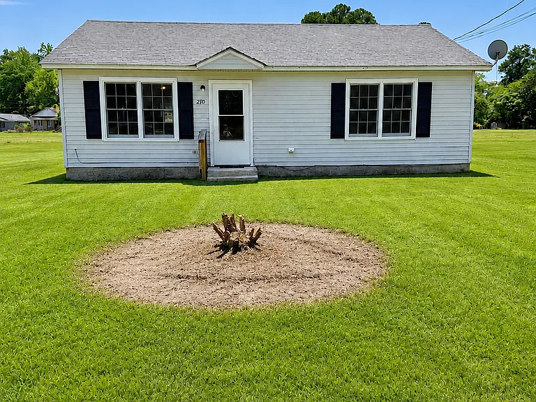 210 Hurley Ave — Photo 1
