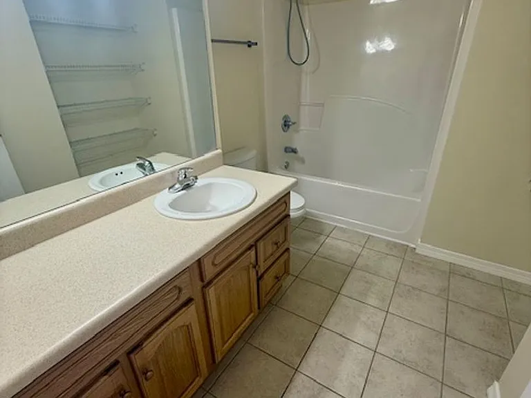 223 Johnson Ct — Photo 6