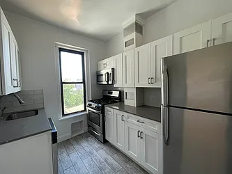 Rented by Hillel Realty Group