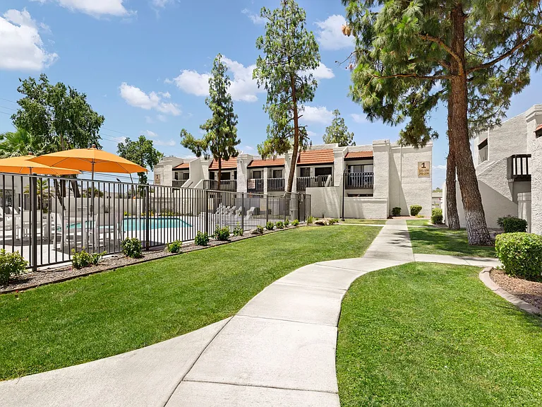 Solei on West Thomas Apartments — Photo 19