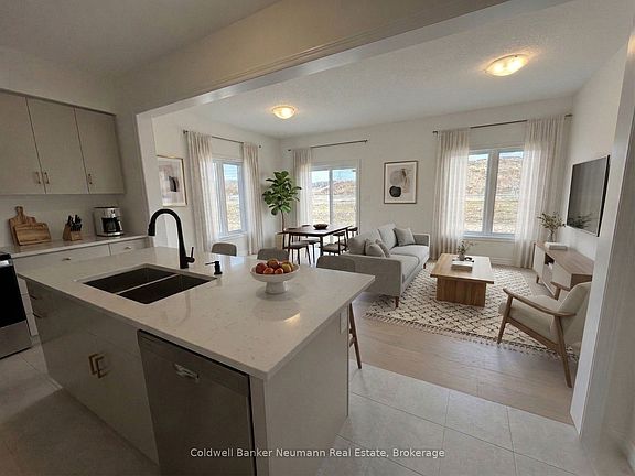 4th image of 537 Anton Cres