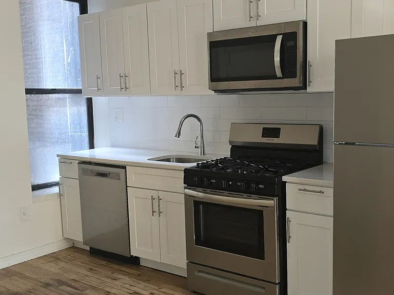 205 W 102nd St #3S — Photo 7