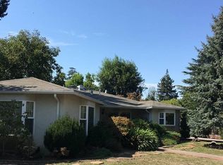 869 Northampton Dr, Palo Alto, CA 94303