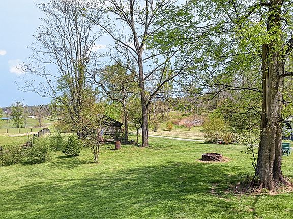 12th image of 1218 Moody Rd