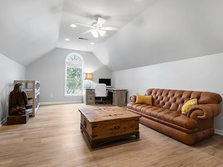 137 Whispering Woods Pl — Photo 39
