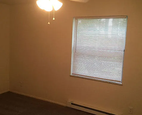 Oakridge Apartments — Photo 3