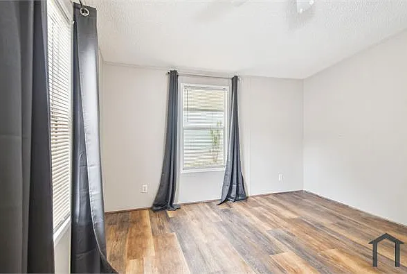 10609 Bay Hills Cir — Photo 22