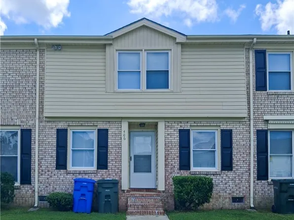 406 Kirkcaldy Ct, Fayetteville, NC 28314