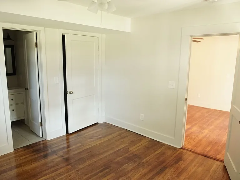 1007 Auburn St — Photo 10