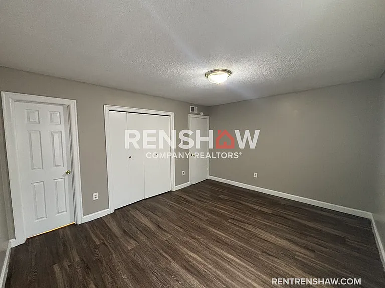3212 Thirteen Colony Mall #4B — Photo 6