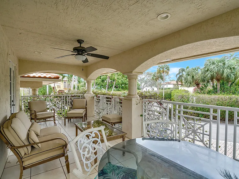 290 E Fern Dr — Photo 33
