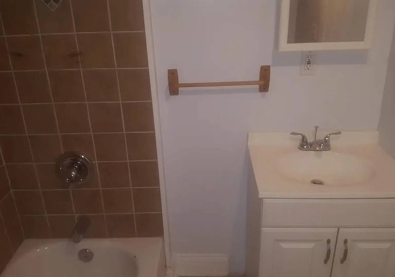 4 Bedroom 2.5 Bathroom Single Family Home — Photo 2